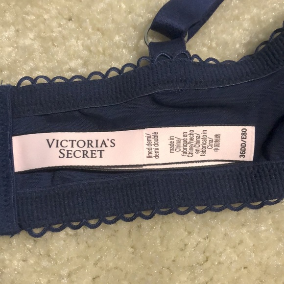 Victoria’s Secret Bras 36DD - Picture 6 of 7